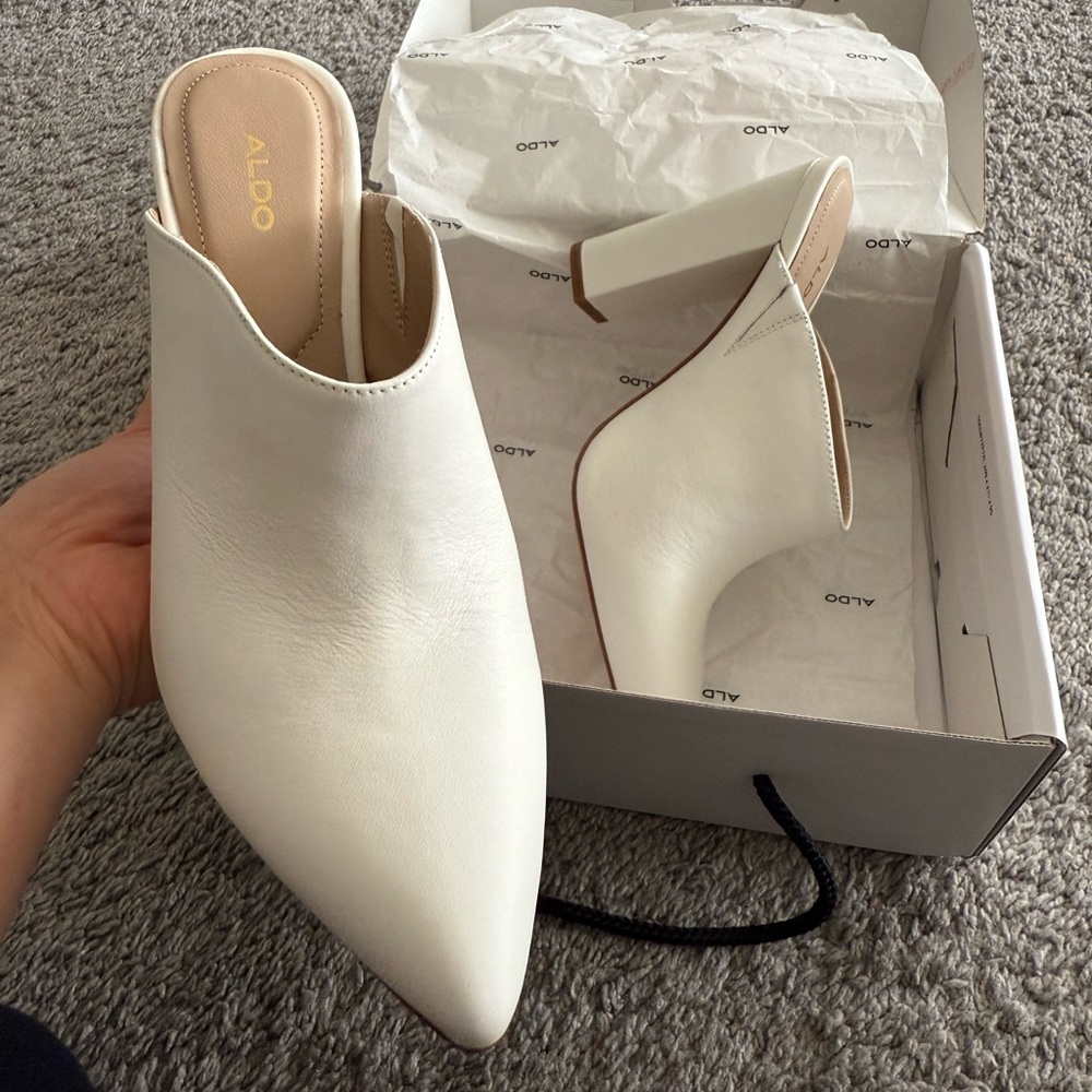 Aldo women shoes 
New👌🤩
Size 7.5
Color white - Picture 4 of 6